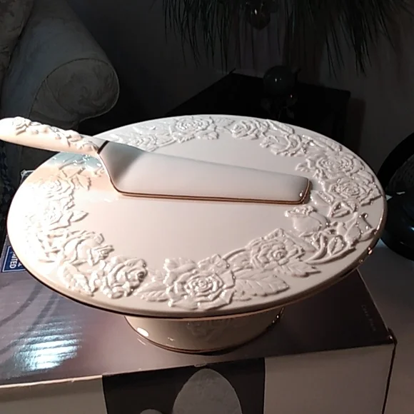 Royal Limited Gold Rose Footed Cake Plate & Server Porcelain - Picture 2 of 10